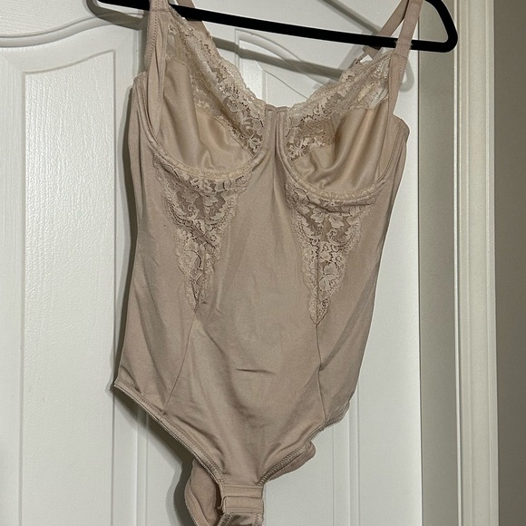 Brand new Maidenform lace body suit - Picture 2 of 5
